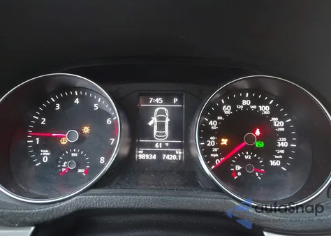 2016 Volkswagen Passat 1.8T S z USA, uszkodzony, nr VIN 1VWAT7A33GC061992